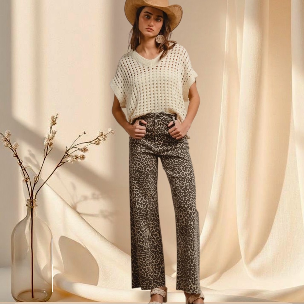Leopard Print Mid Rise Flare Jeans - Picture 7 of 7
